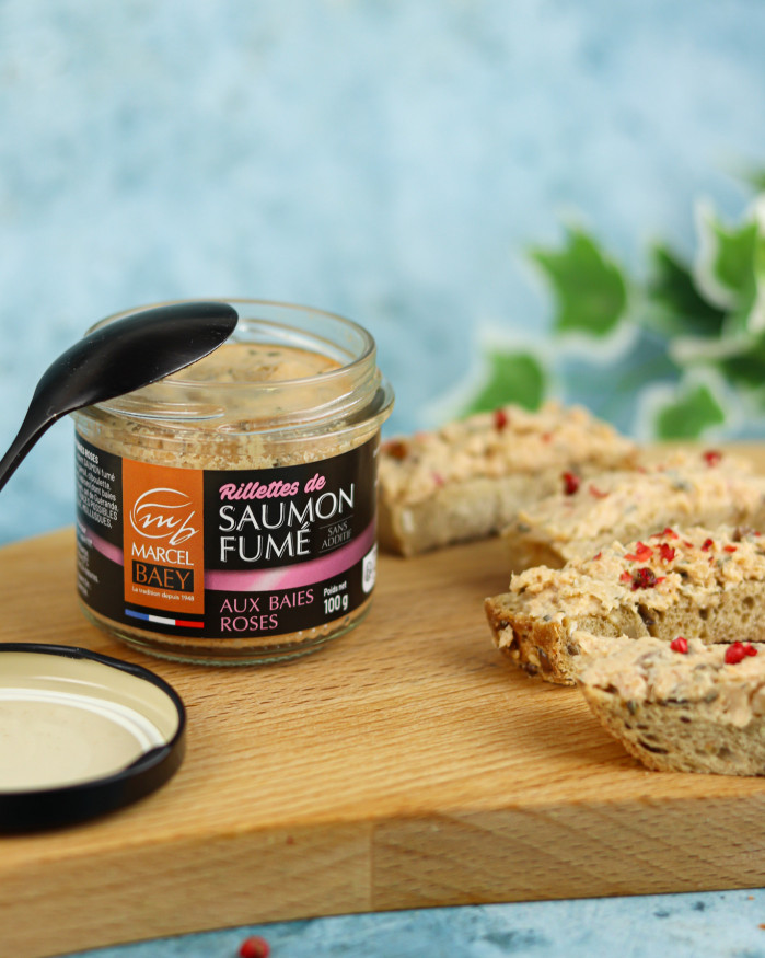 Rillettes de saumon fumé aux baies roses 